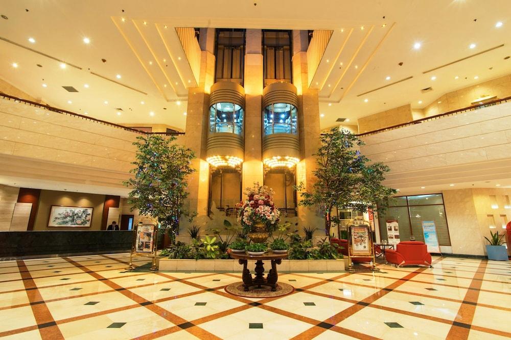 Sunlake Waterfront Resort & Convention Jacarta Exterior foto