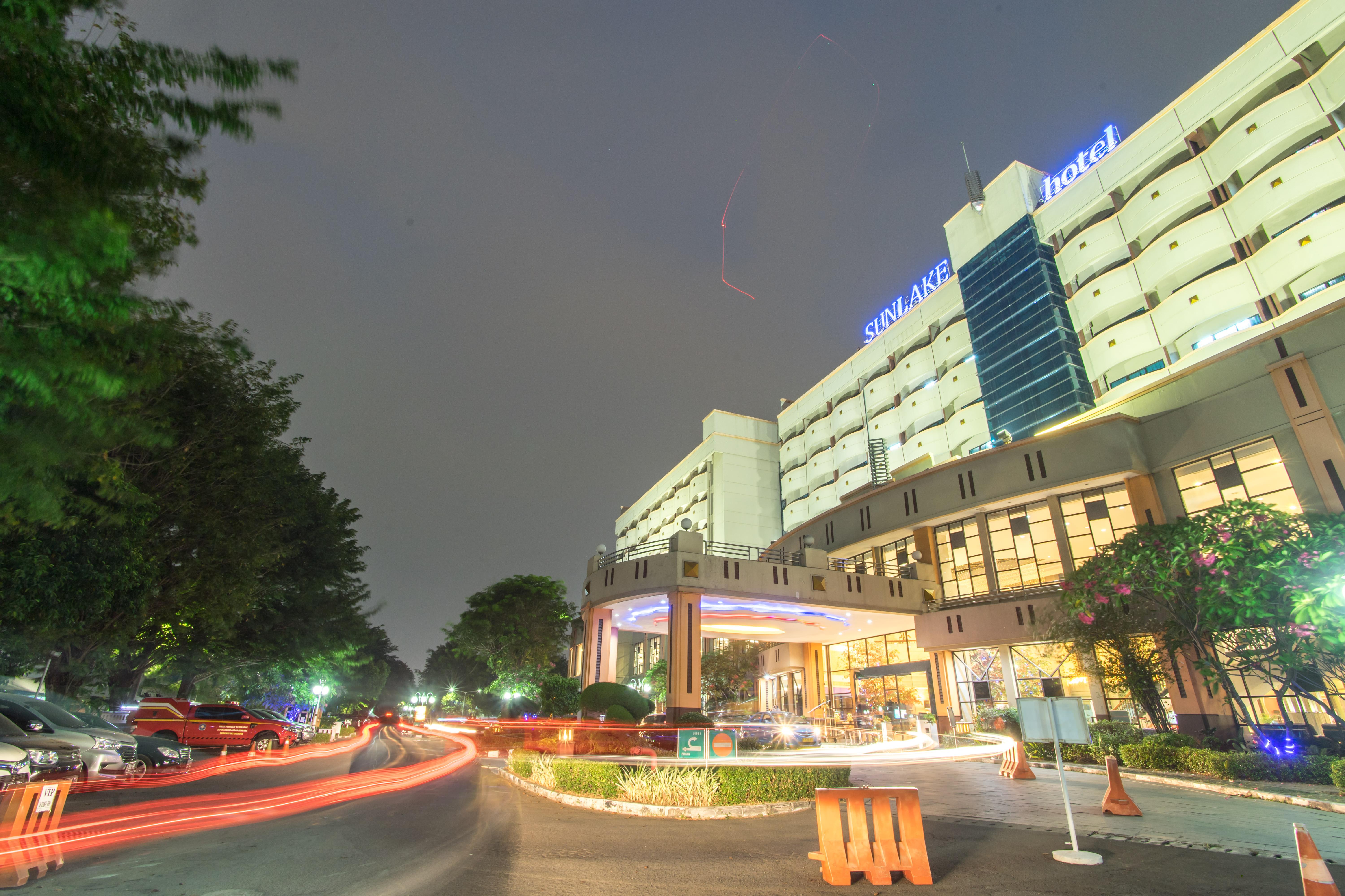 Sunlake Waterfront Resort & Convention Jacarta Exterior foto