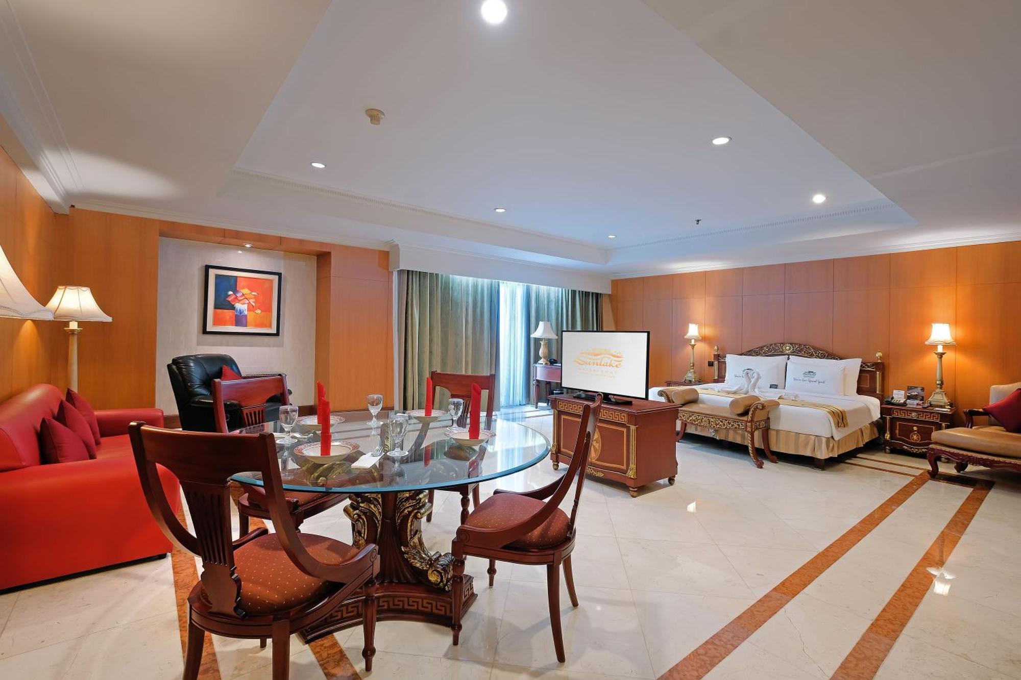 Sunlake Waterfront Resort & Convention Jacarta Exterior foto