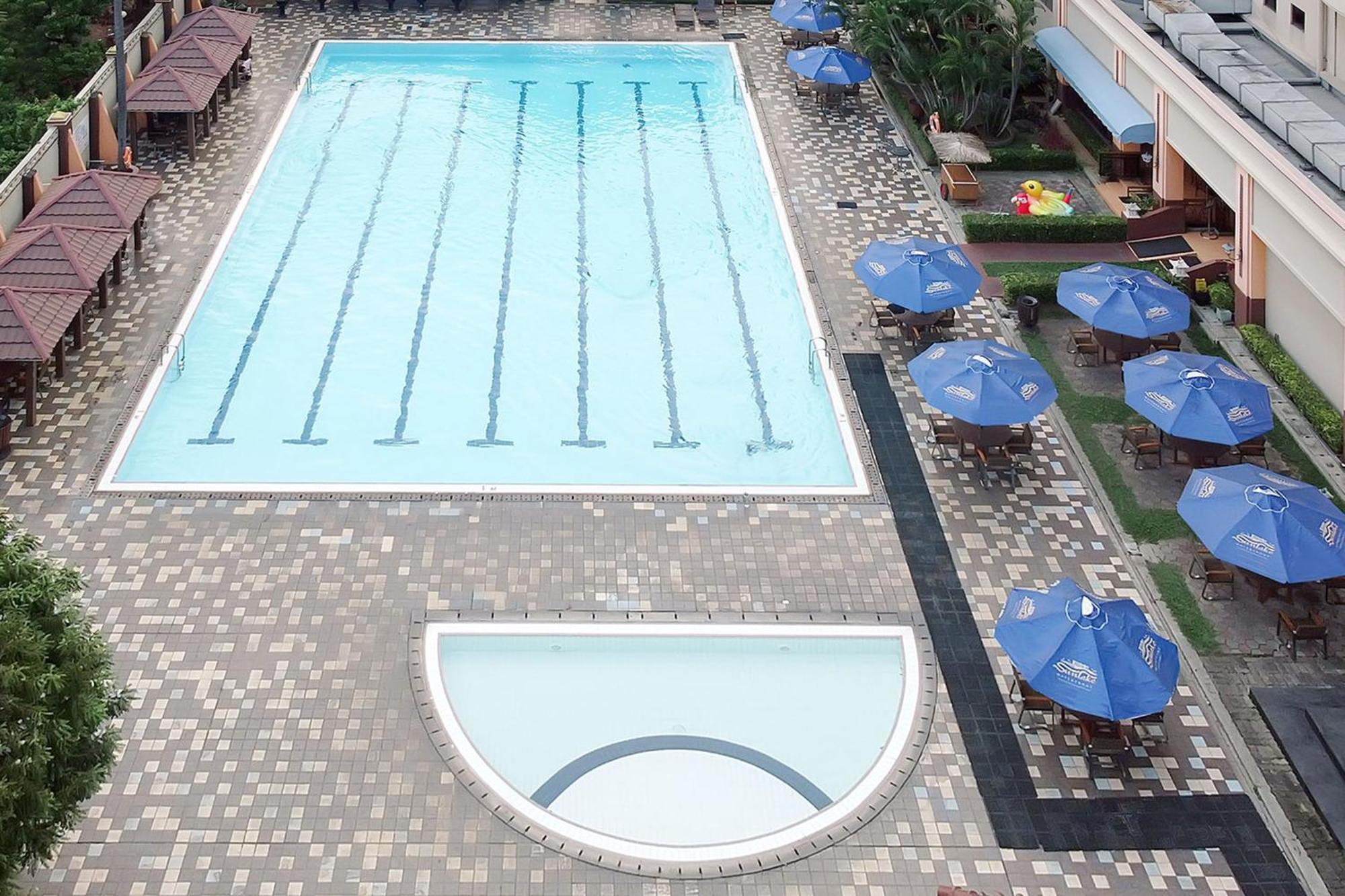 Sunlake Waterfront Resort & Convention Jacarta Exterior foto
