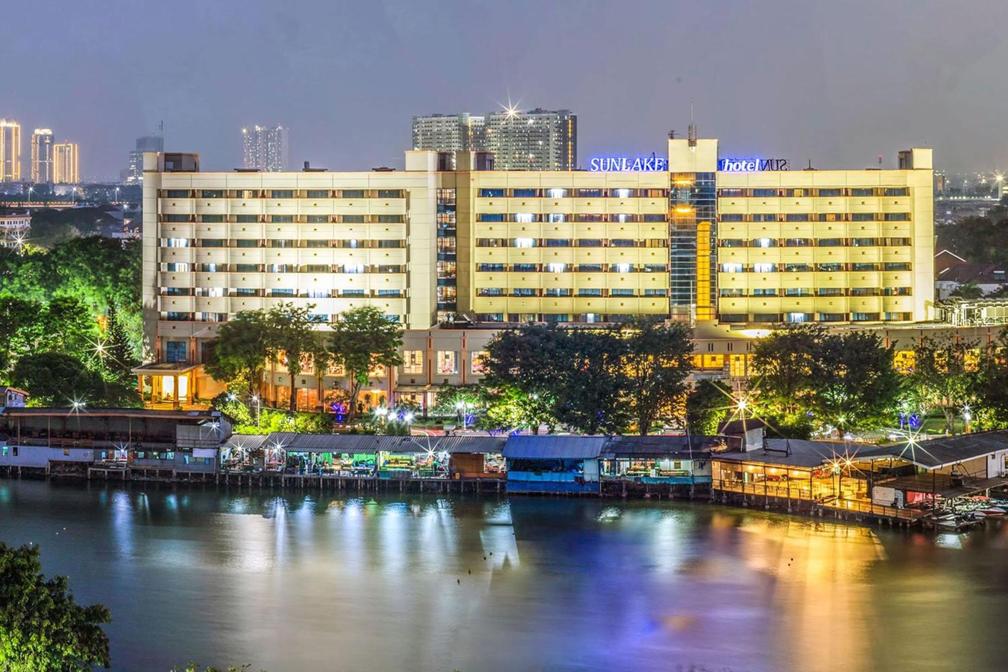 Sunlake Waterfront Resort & Convention Jacarta Exterior foto