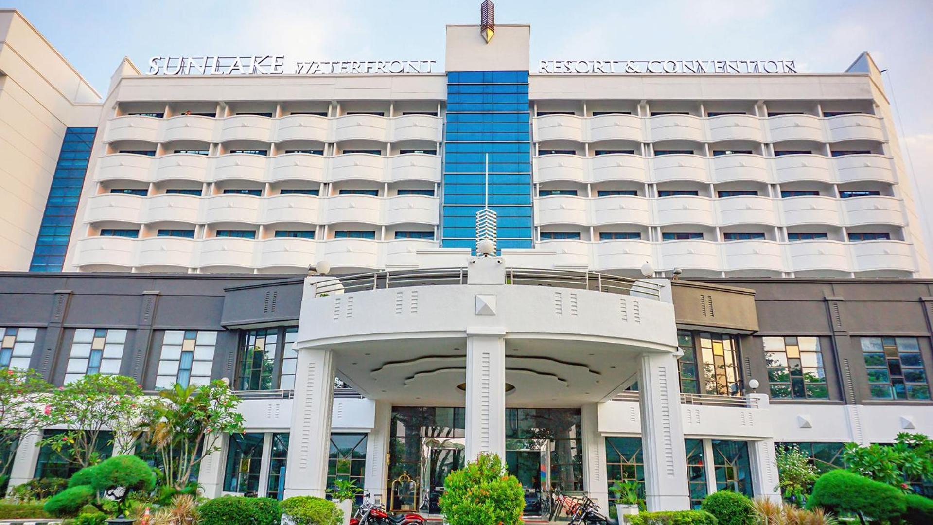 Sunlake Waterfront Resort & Convention Jacarta Exterior foto