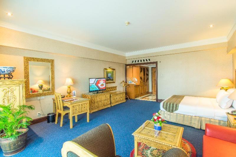 Sunlake Waterfront Resort & Convention Jacarta Quarto foto